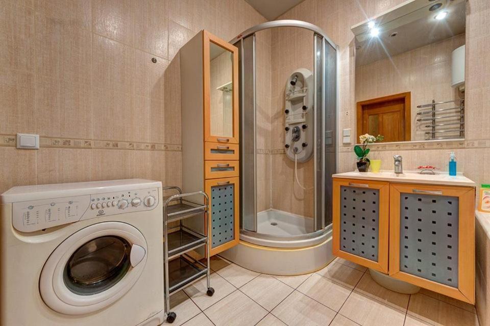 Apartments On Shota Rustaveli เคียฟ ภายนอก รูปภาพ
