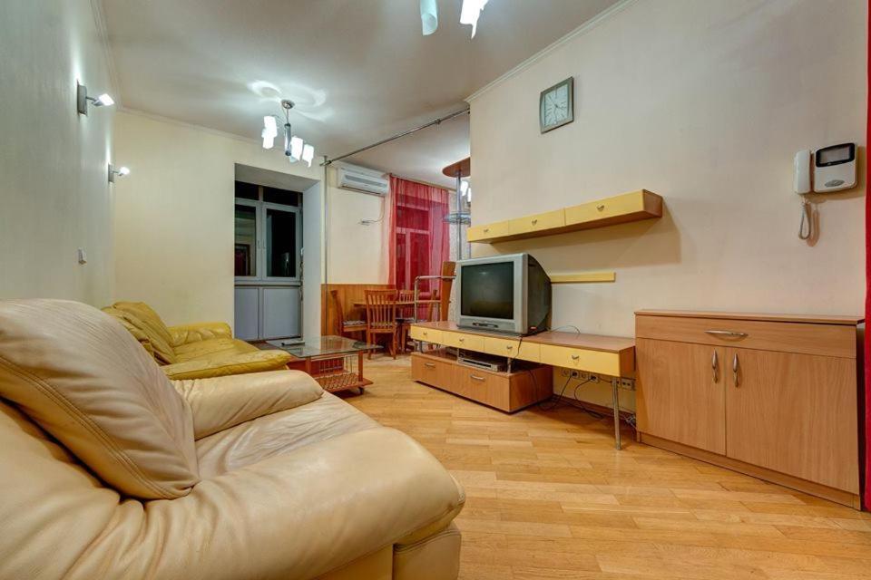 Apartments On Shota Rustaveli เคียฟ ภายนอก รูปภาพ