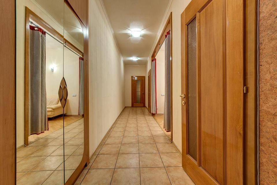 Apartments On Shota Rustaveli เคียฟ ภายนอก รูปภาพ