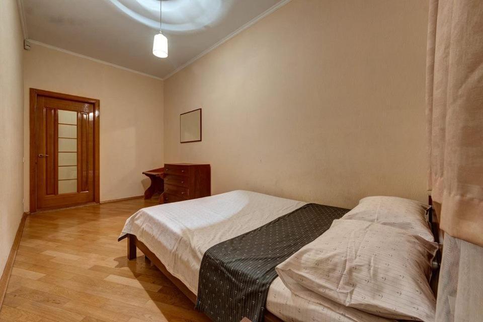Apartments On Shota Rustaveli เคียฟ ภายนอก รูปภาพ